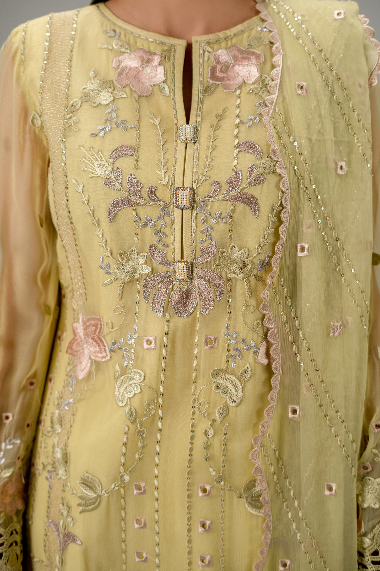 Zebtan Aura Vol-01 Embroidered Chiffon Unstitched 3pcs