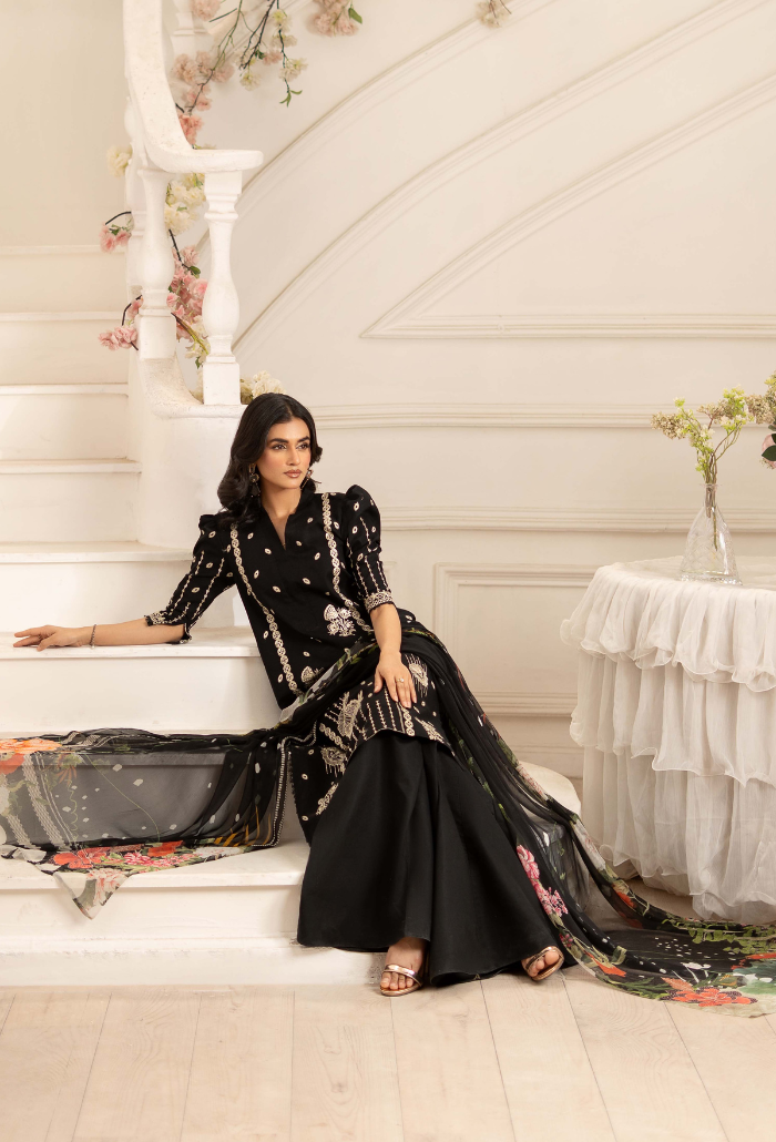 Inara By Humdum Embroidered Lawn'25 Unstitched 3pcs