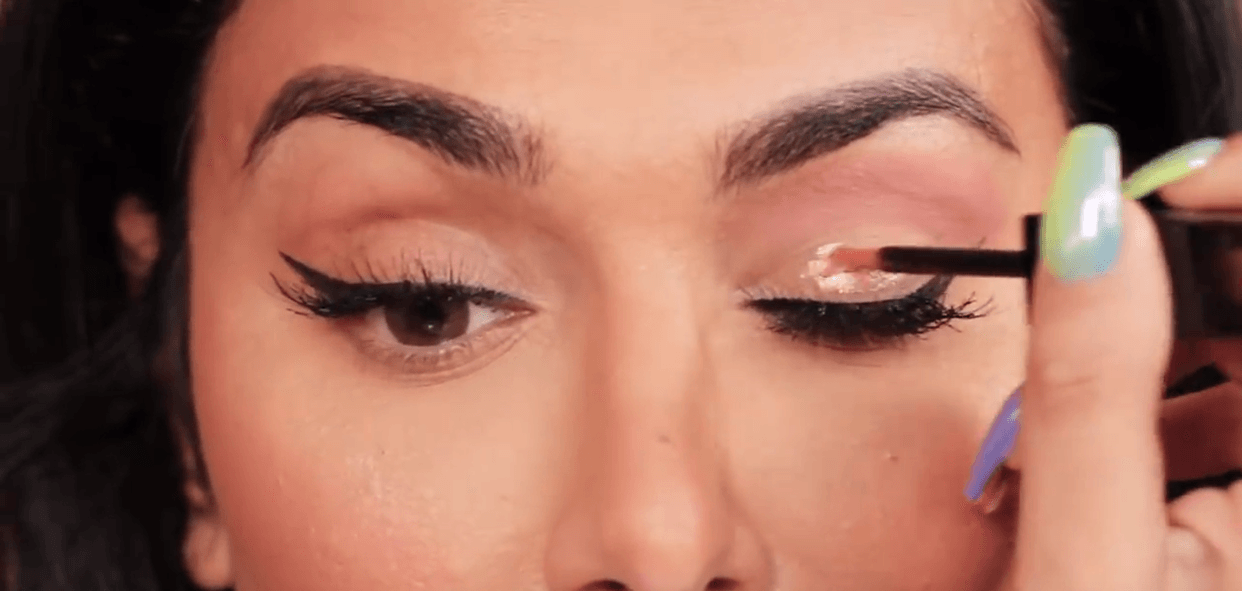 Huda Beauty Matte & Metal Eyeshadows-Silk Bomber & Bubblegum - Jotey