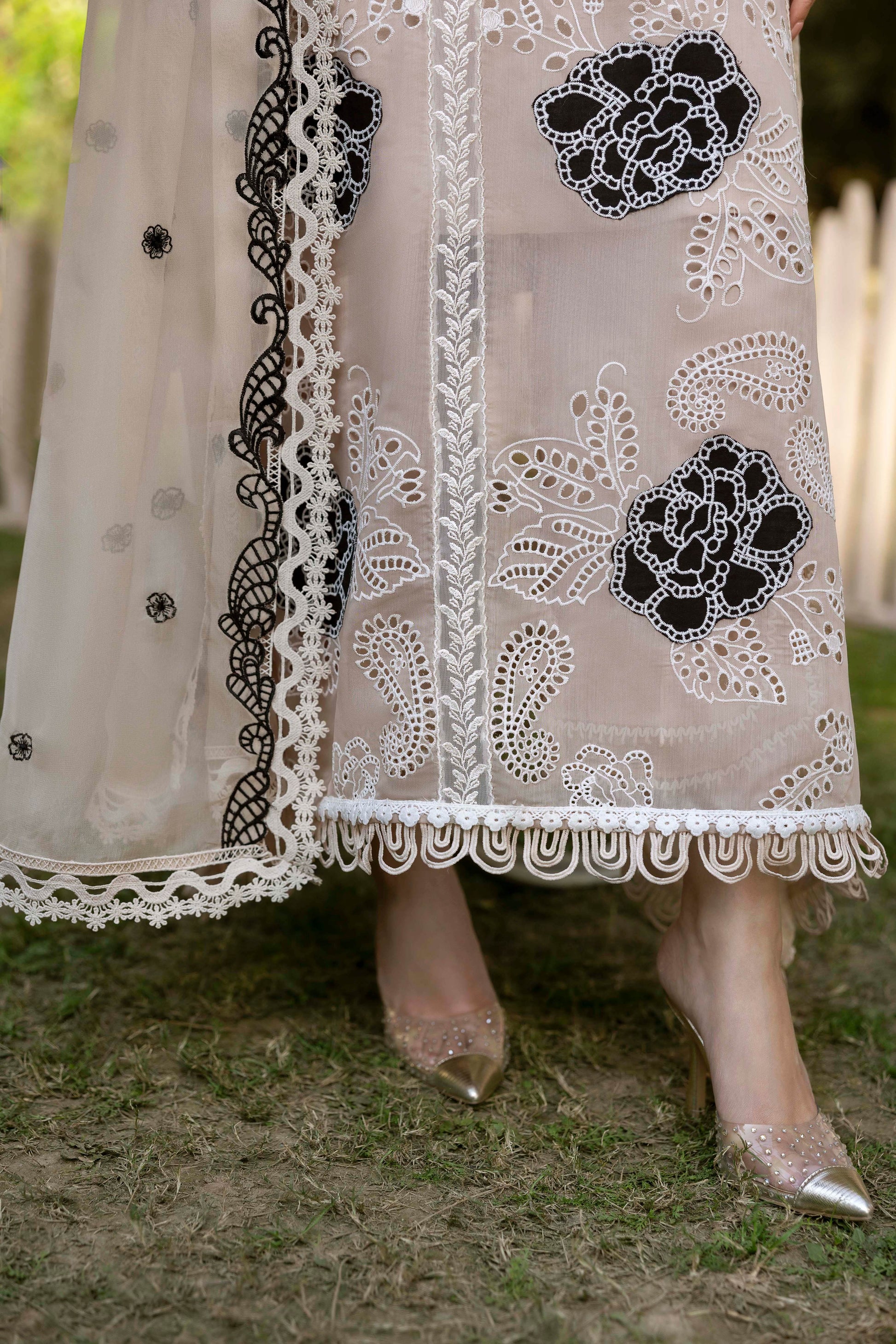 Sable V. Luxury Formal'25 Embroidered Unstitched 4pcs - Jotey