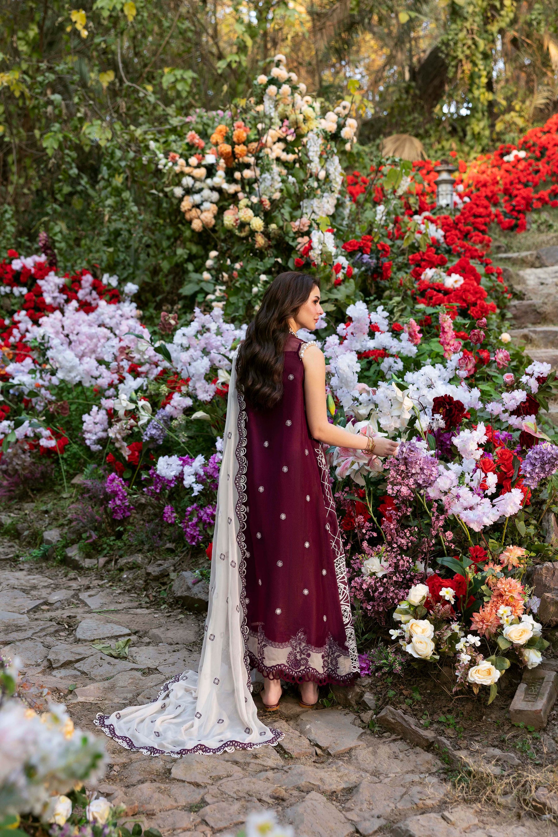 Sable V. Luxury Formal'25 Embroidered Unstitched 4pcs - Jotey