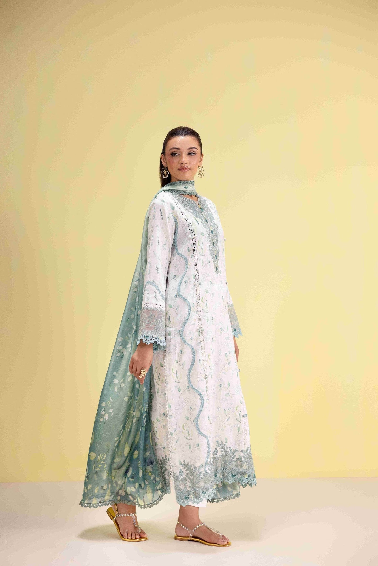 Aabyaan Eid Pret'25 Embroidered Stitched 3pcs - Jotey