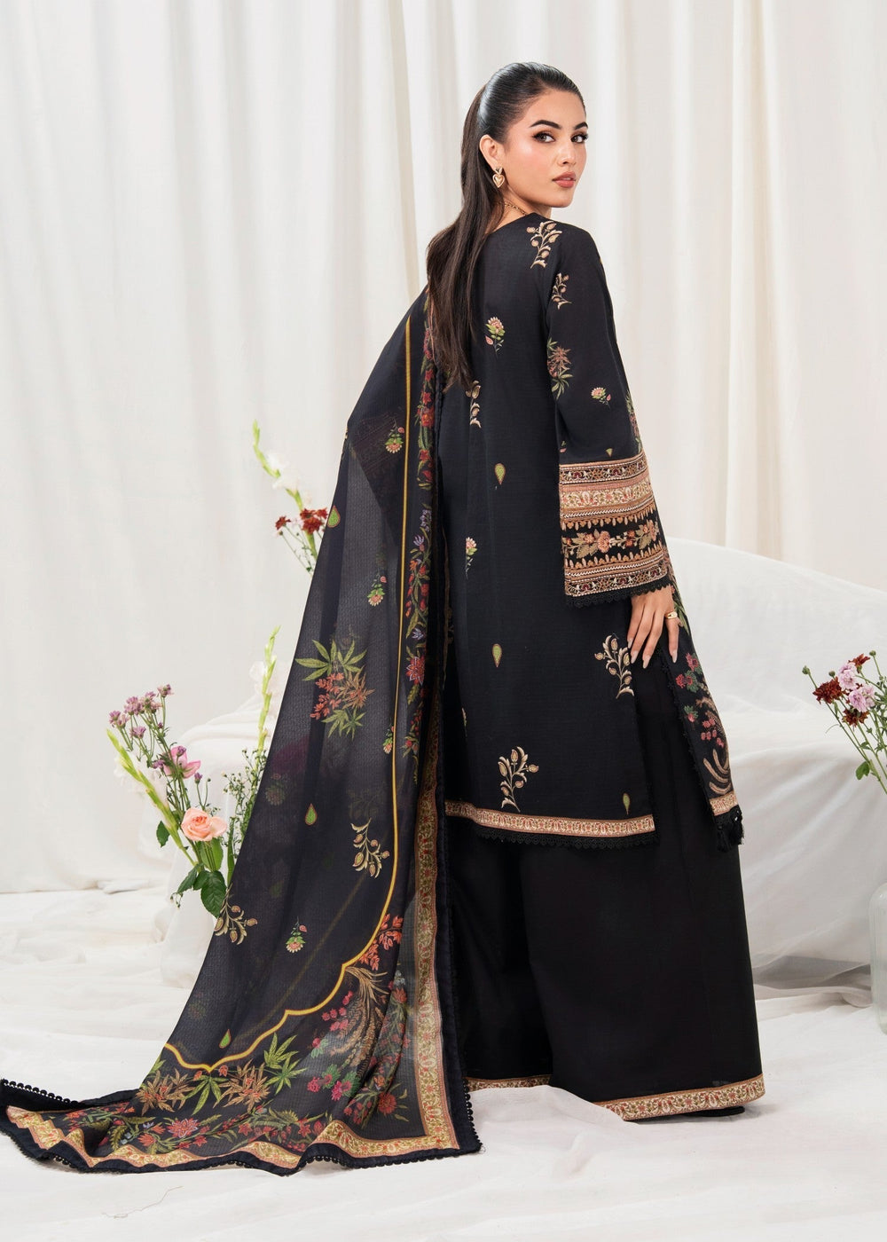 Meerak Breaking Bloom Digital Printed Lawn Unstitched 3Pcs