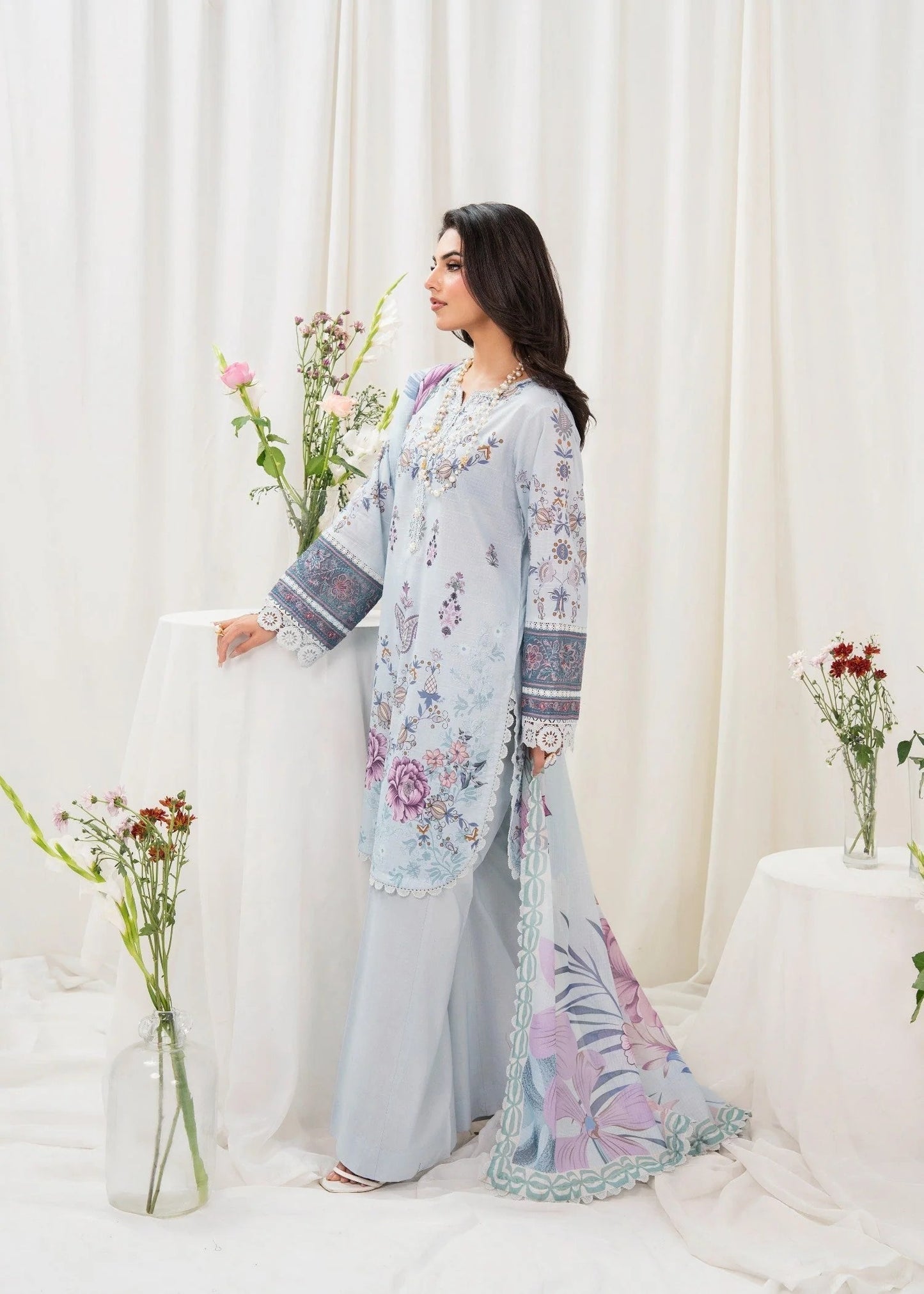 Meerak Breaking Bloom Digital Printed Lawn Unstitched 3Pcs