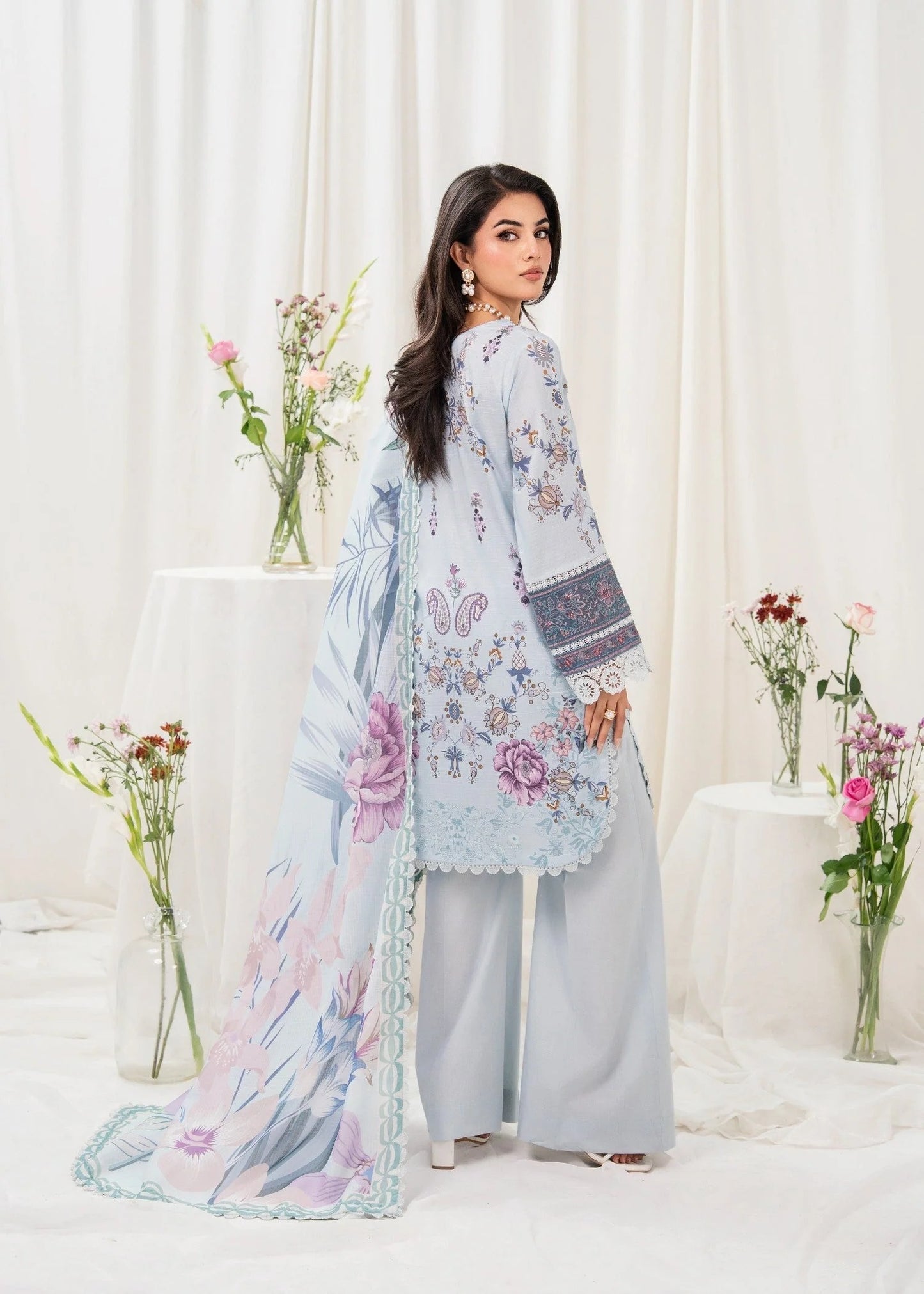 Meerak Breaking Bloom Digital Printed Lawn Unstitched 3Pcs